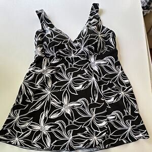 Swim365 Plus Size 18 Black & White Floral swim dress 1 piece Built-In Bra Padded